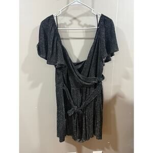 XL Express Pleated Wrap Front Short Sleeve Tied Romper black and white spotted